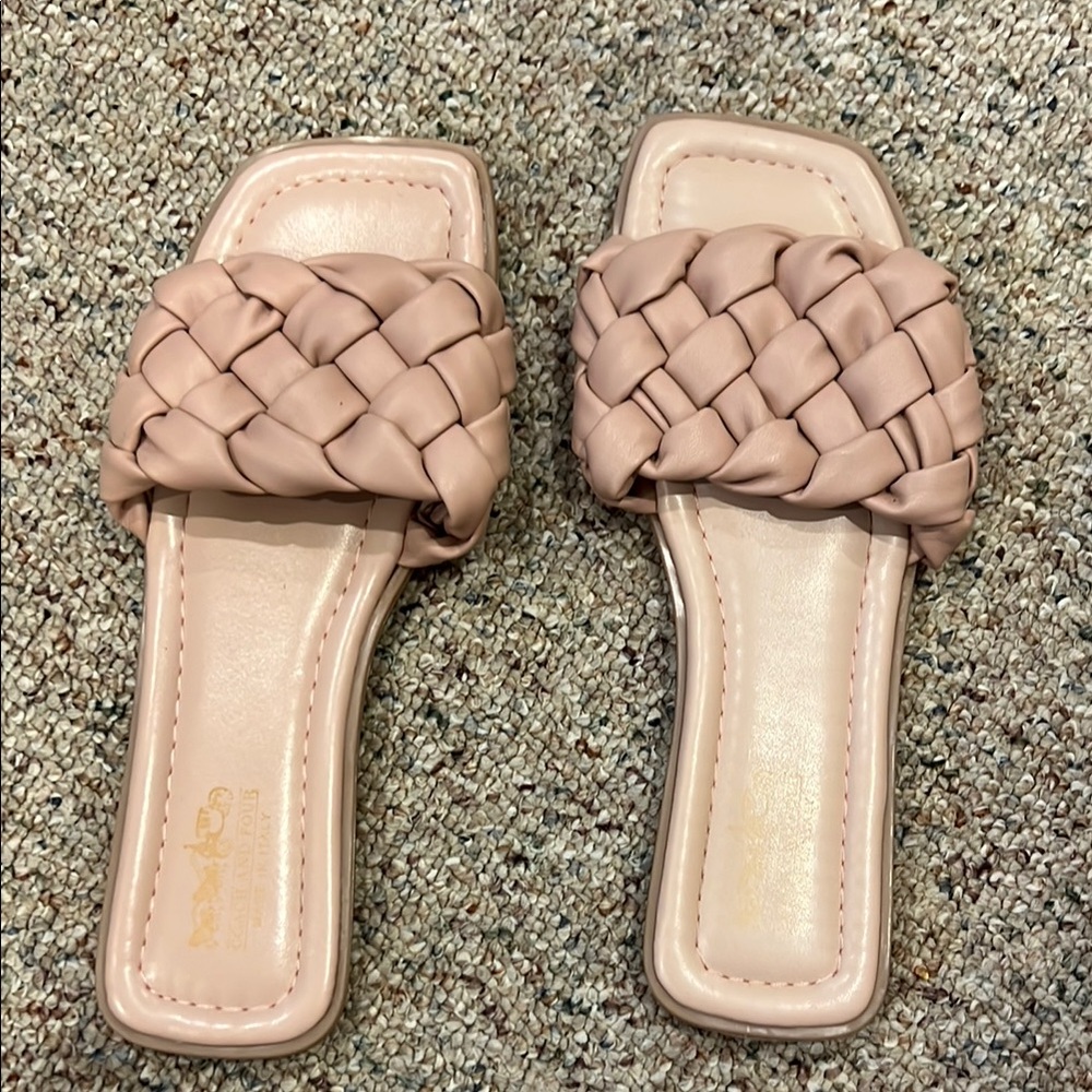 Coach and Four Women's Pink Woven Slide Sandals